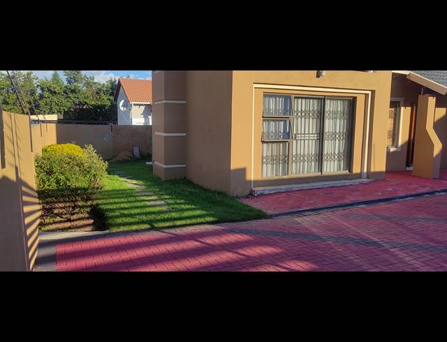 3 BEDROOM HOUSE FOR SALE IN ORMONDE